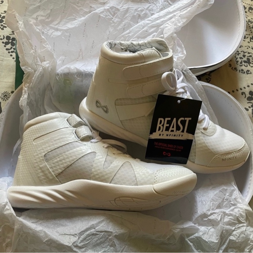 Nfinity beast cheer shoes